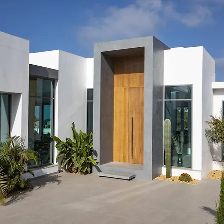 Christal Pool & Sea View *