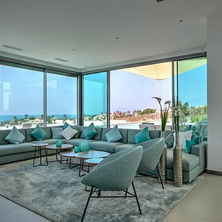 Christal Pool & Sea View Villa