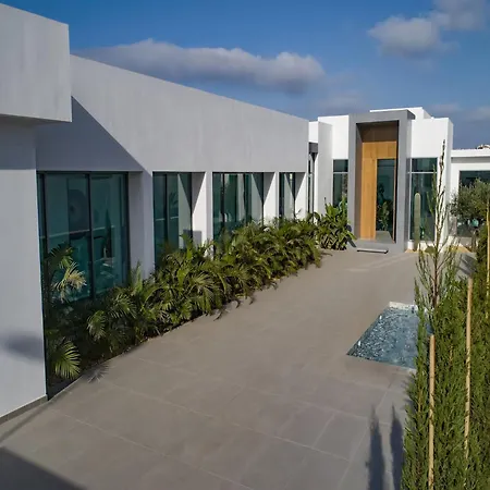 Christal Pool & Sea View Villa